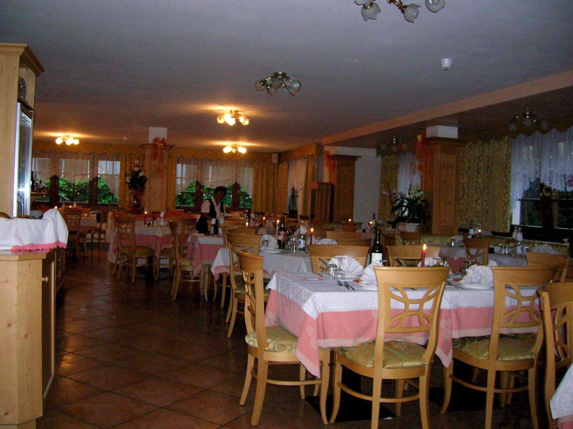 Hotel Villa Fosine Pinzolo Exterior photo